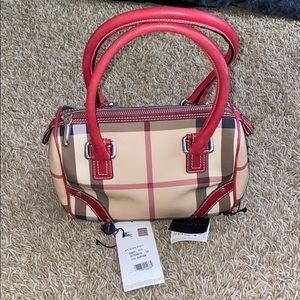 Burberry Supernova Burgundy Zipper Closure